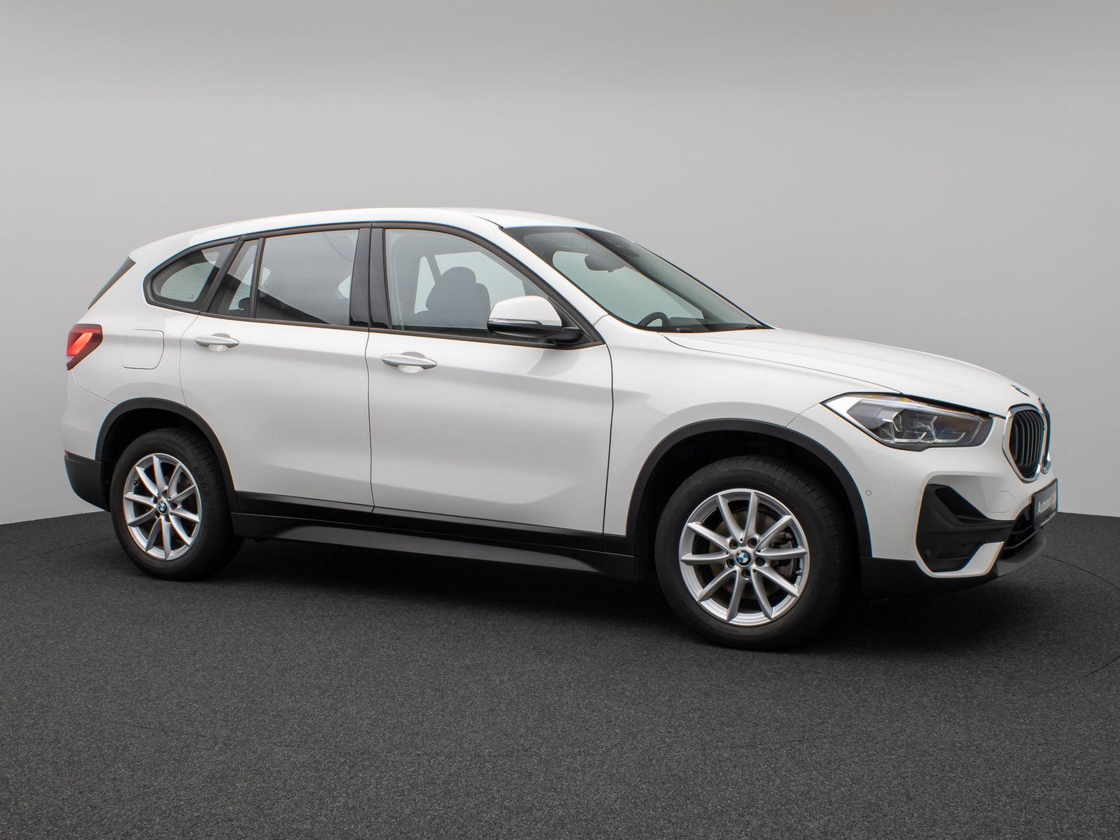 Fahrzeugabbildung BMW X1 sD18i Kamera DAB Alarm LED Navi Sport Geschwi