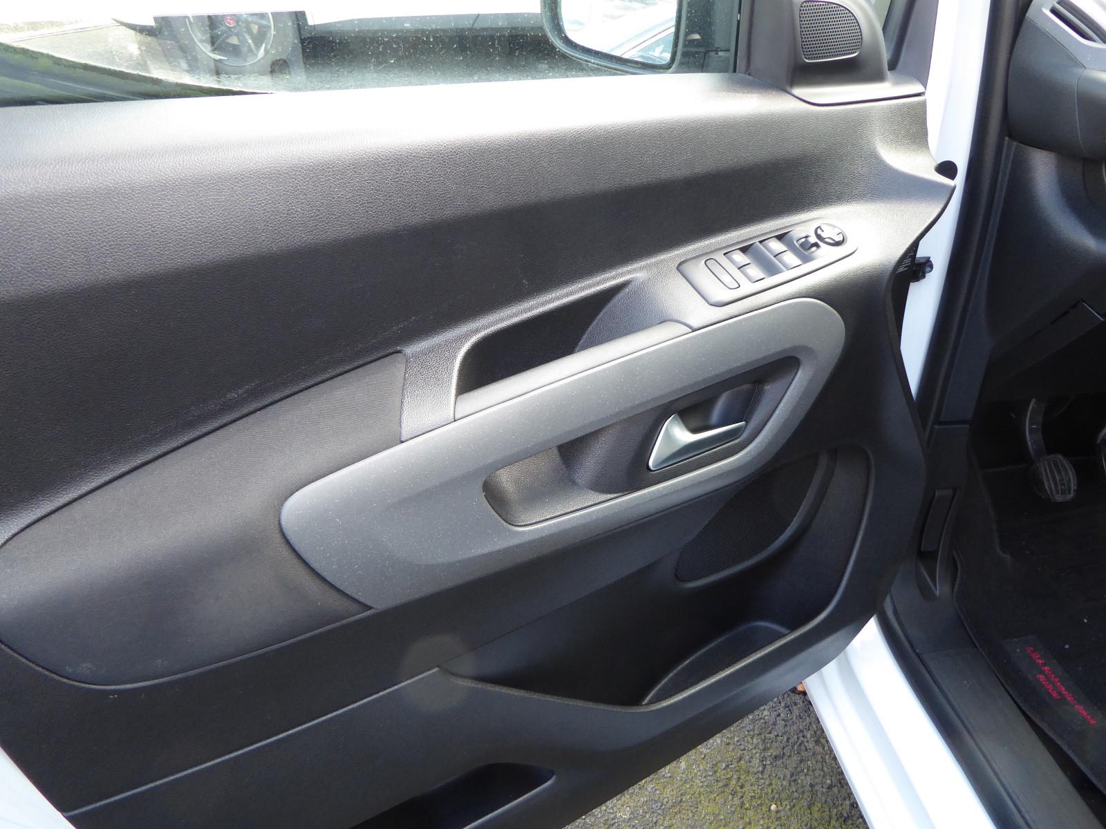 Citroën Berlingo Shine Blue HDI 131+Panorama+AHK