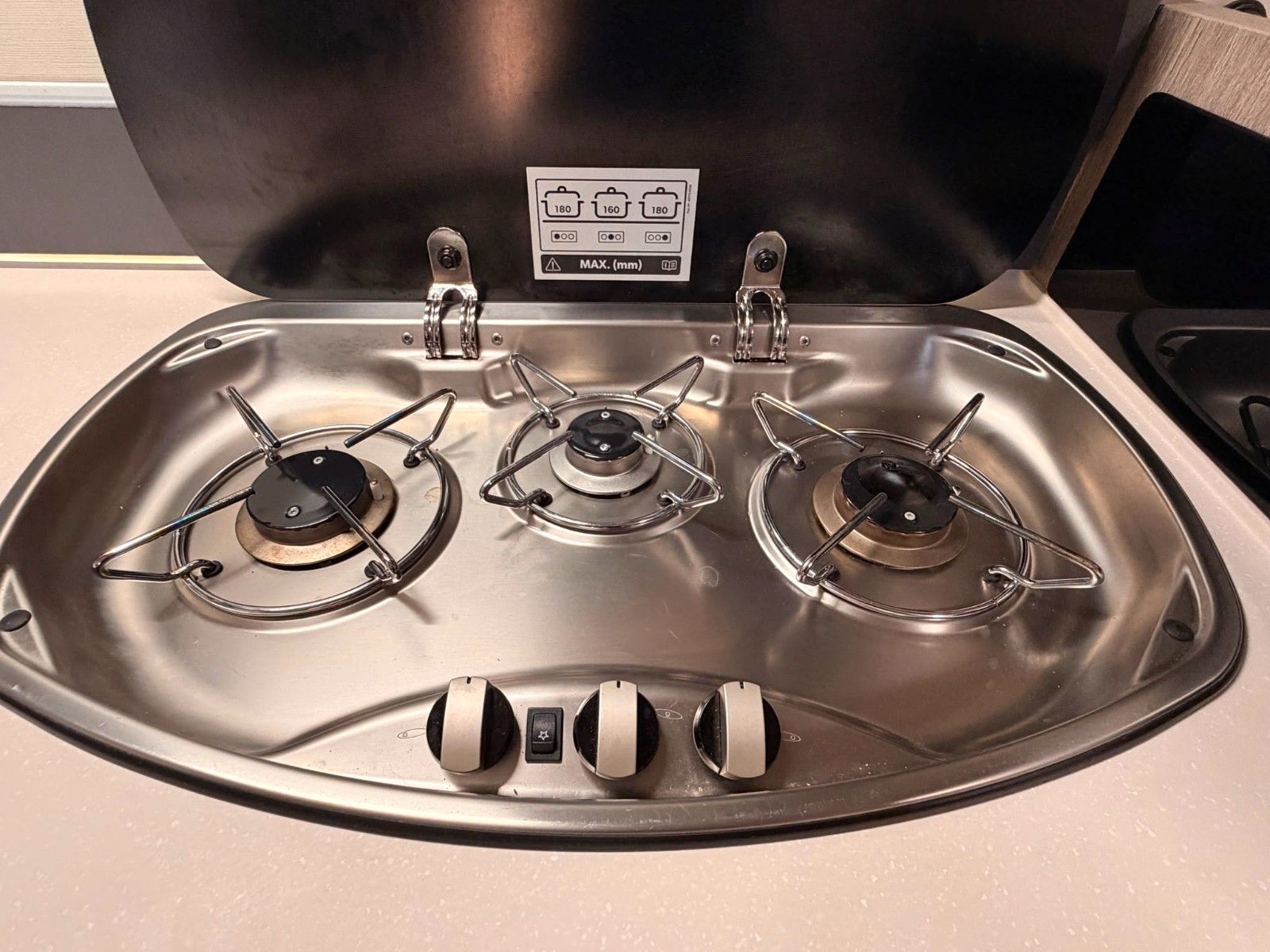 Fahrzeugabbildung Citroën Jumper Eden Camp P745 GLC Wohnmobil Markise
