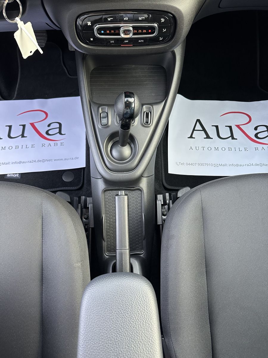 Fahrzeugabbildung Smart ForTwo EQ Coupé CARPLAY+TEMPOMAT+DAB-RADIO+1HD