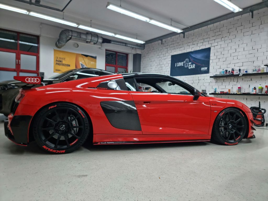 Audi R8