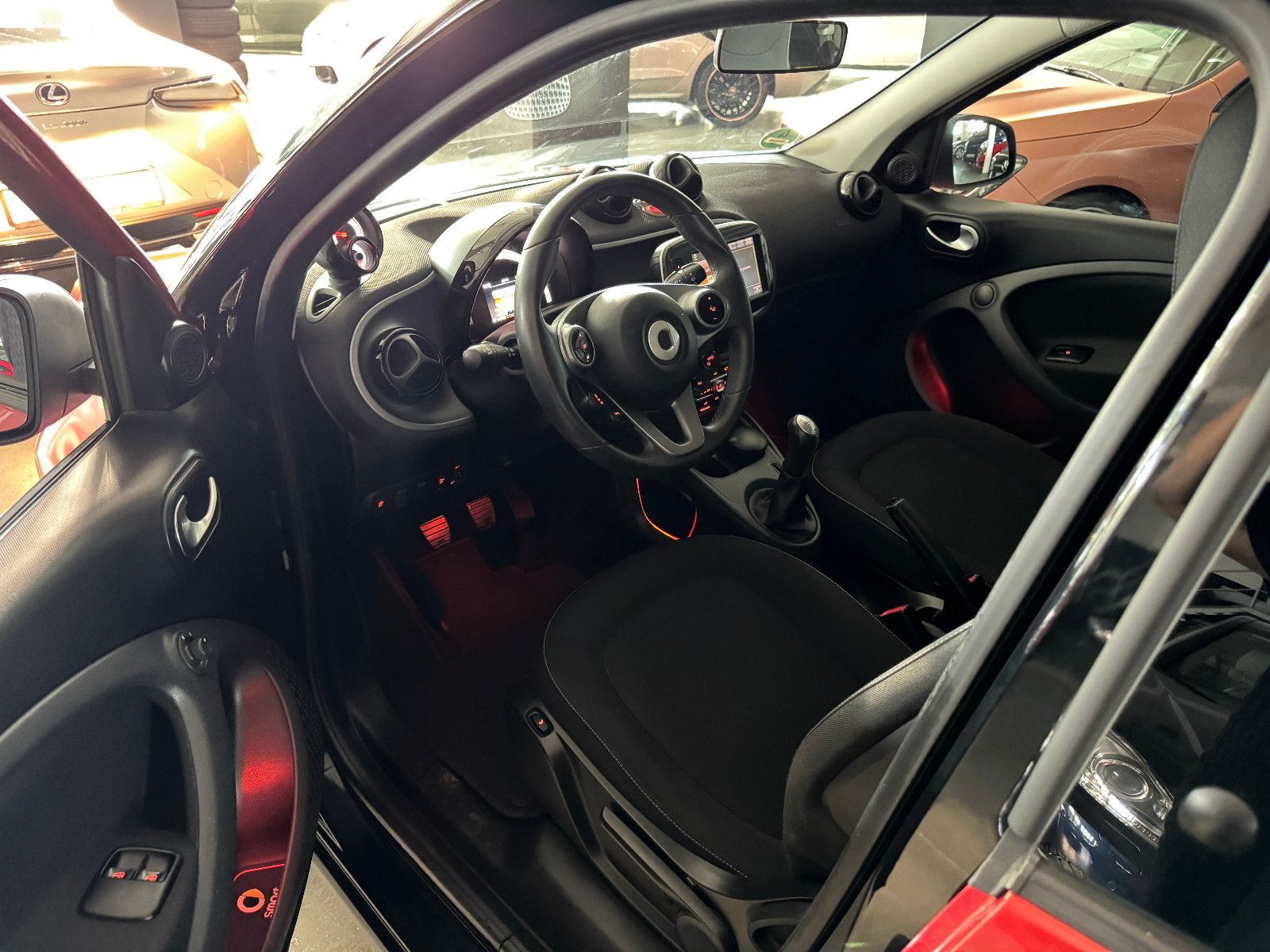 Fahrzeugabbildung Smart ForFour PASSION NAVI PDC SITZHEIZUNG SCHECKHEFT