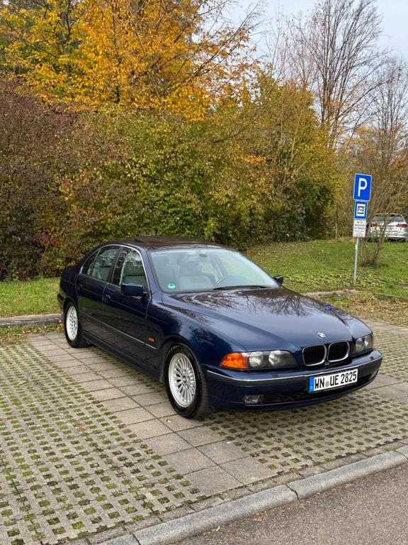 BMW 528