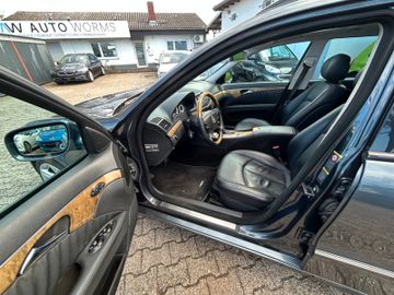 Mercedes E 320 - 11