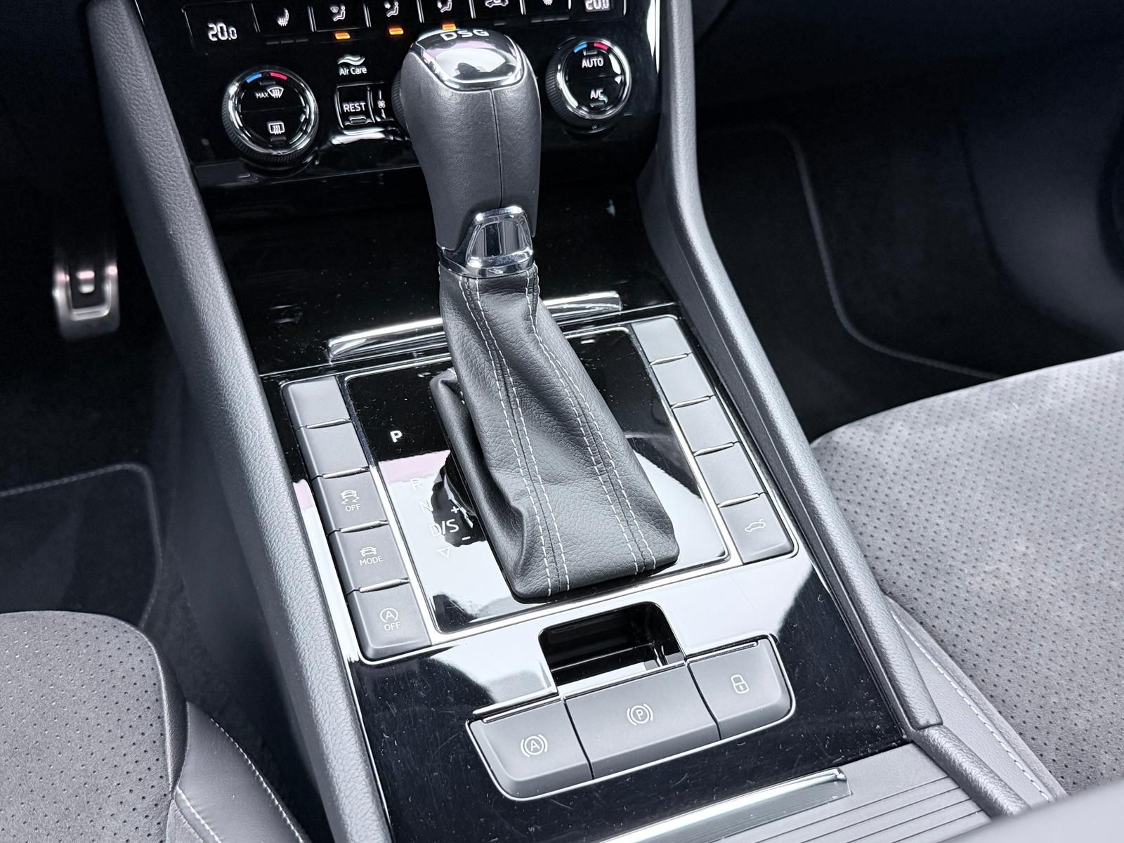Fahrzeugabbildung SKODA SPORTLINE 2.0 TDI/VIRTUAL/R-CAM/LED/ACC/DCC/DAB+