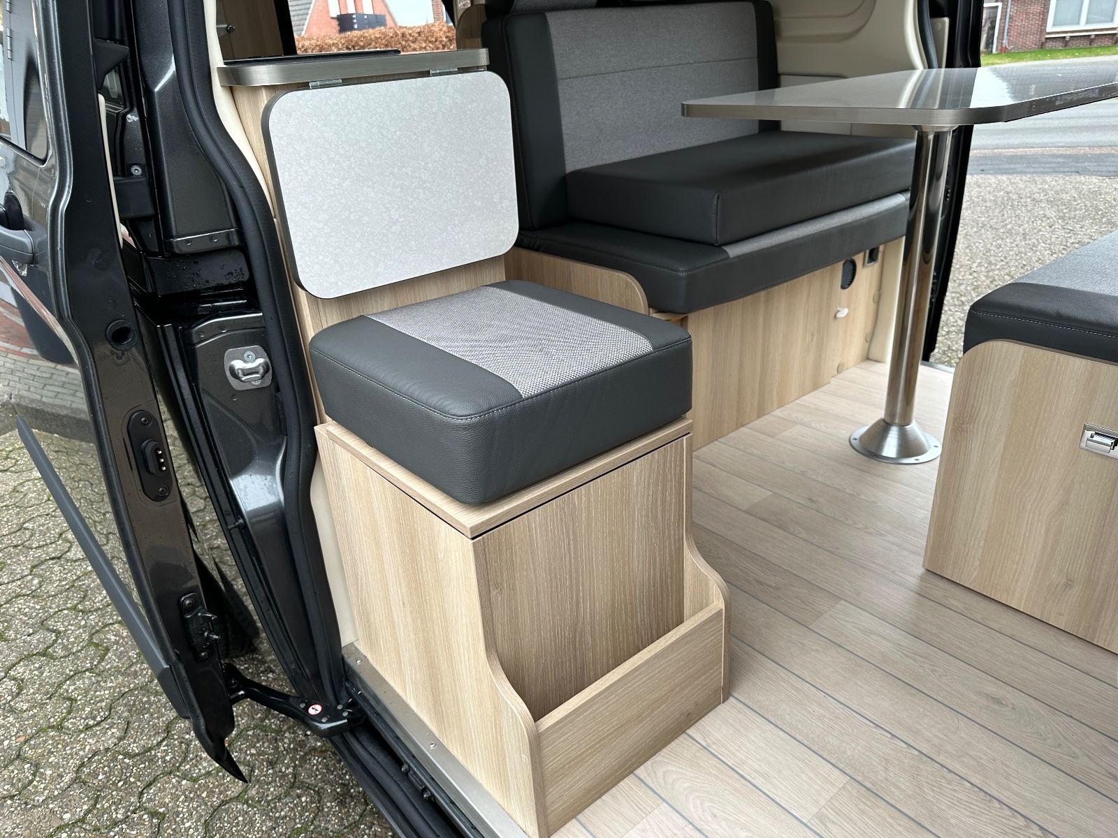 Fahrzeugabbildung Ford Transit Dreamer CapLand 2.0 TDCi AHK/Xenon/Navi