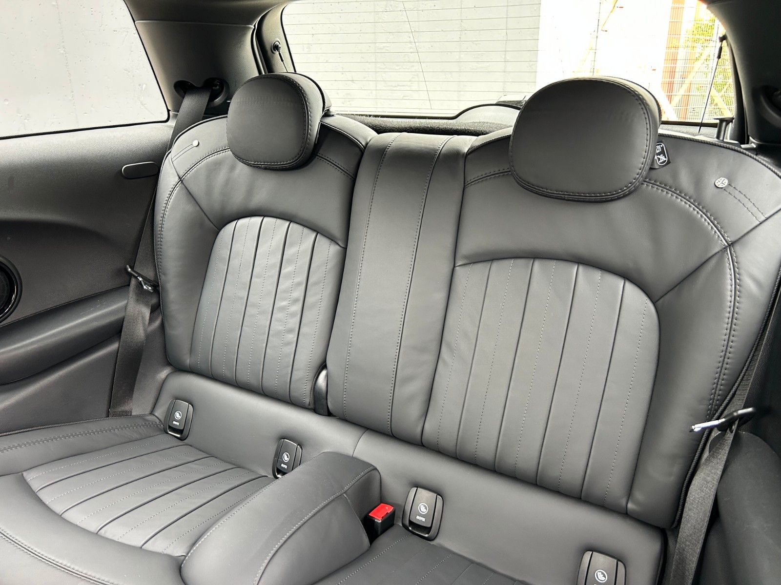 Fahrzeugabbildung MINI Cooper S Steptr. Leather H&K Navi+ LED GRA SHZ