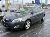 Opel Astra J Lim. 5-trg. Design Edition - Opel Astra: Design Edition