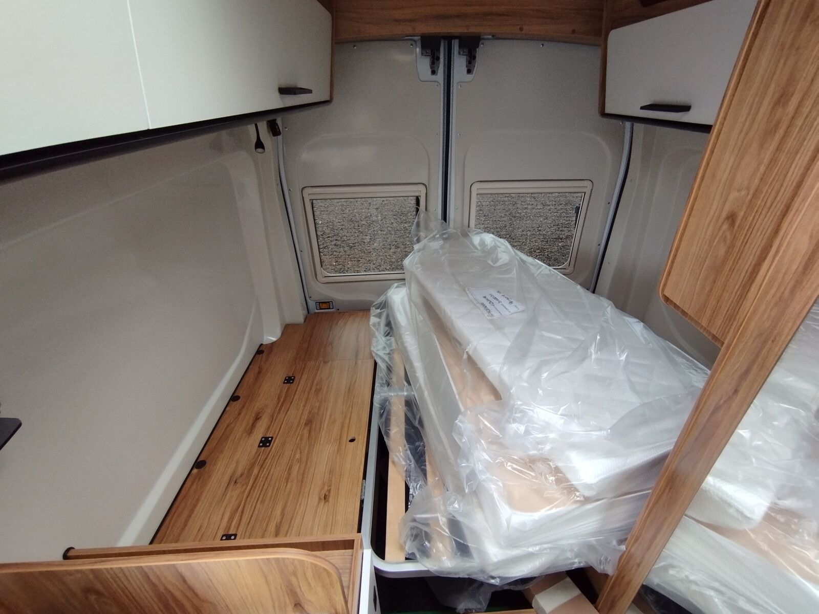 Fahrzeugabbildung Karmann Dexter 4x4 DE 560 AW Solar, Markise, 170 PS 6DE