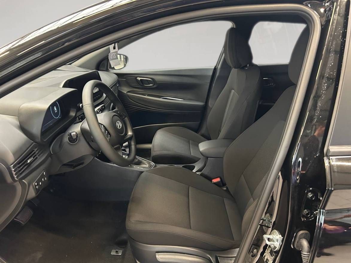 Fahrzeugabbildung Hyundai i20 (MY26) 1.0 T-GDI (90 PS) 7-DCT Blackline