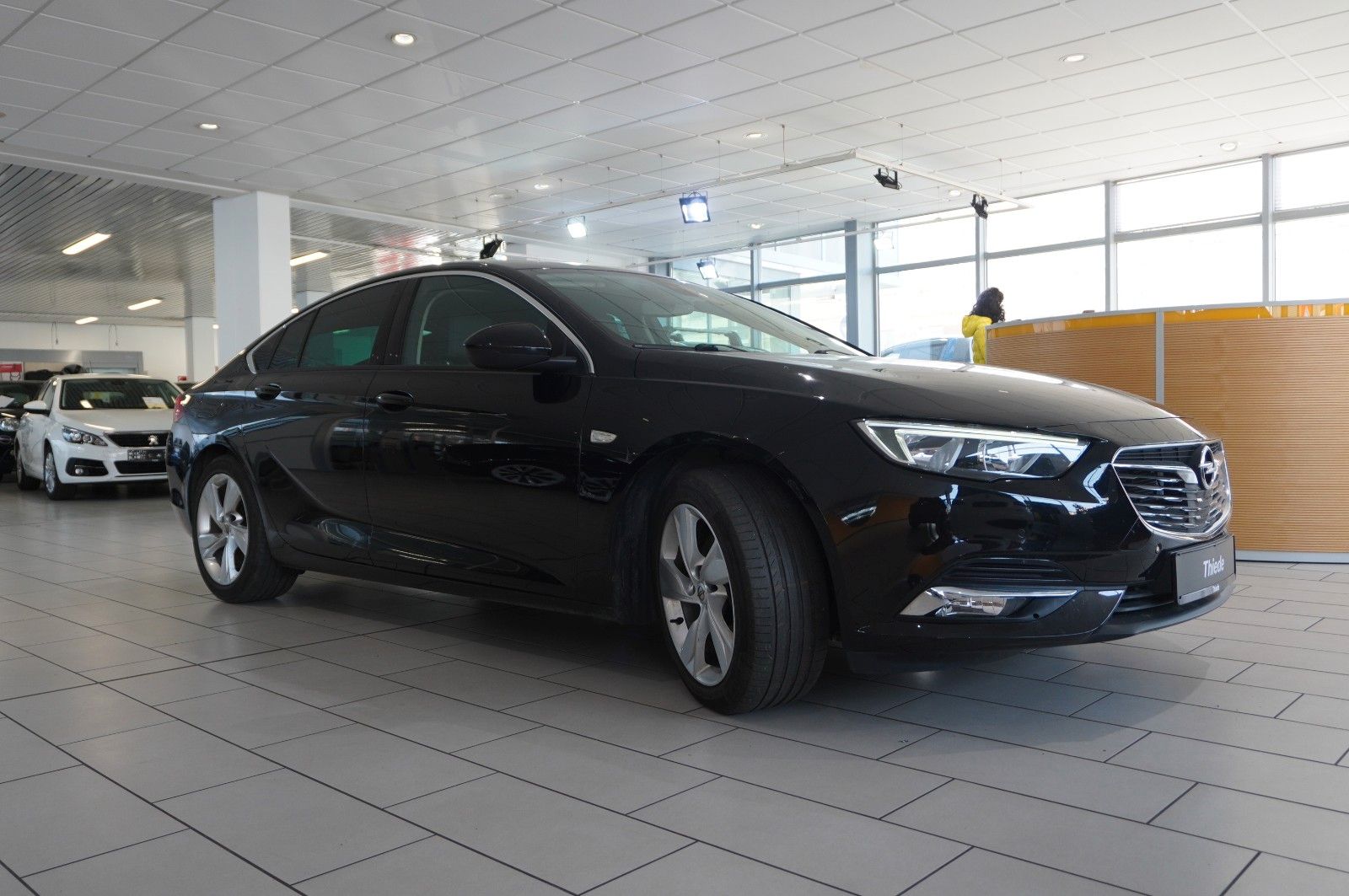 Fahrzeugabbildung Opel Insignia B GS 2.0D DYNAM. NAVI/LED/KAMERA/SH/AHK