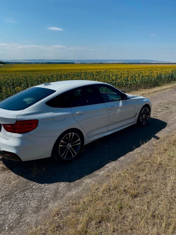 Image of BMW 320
