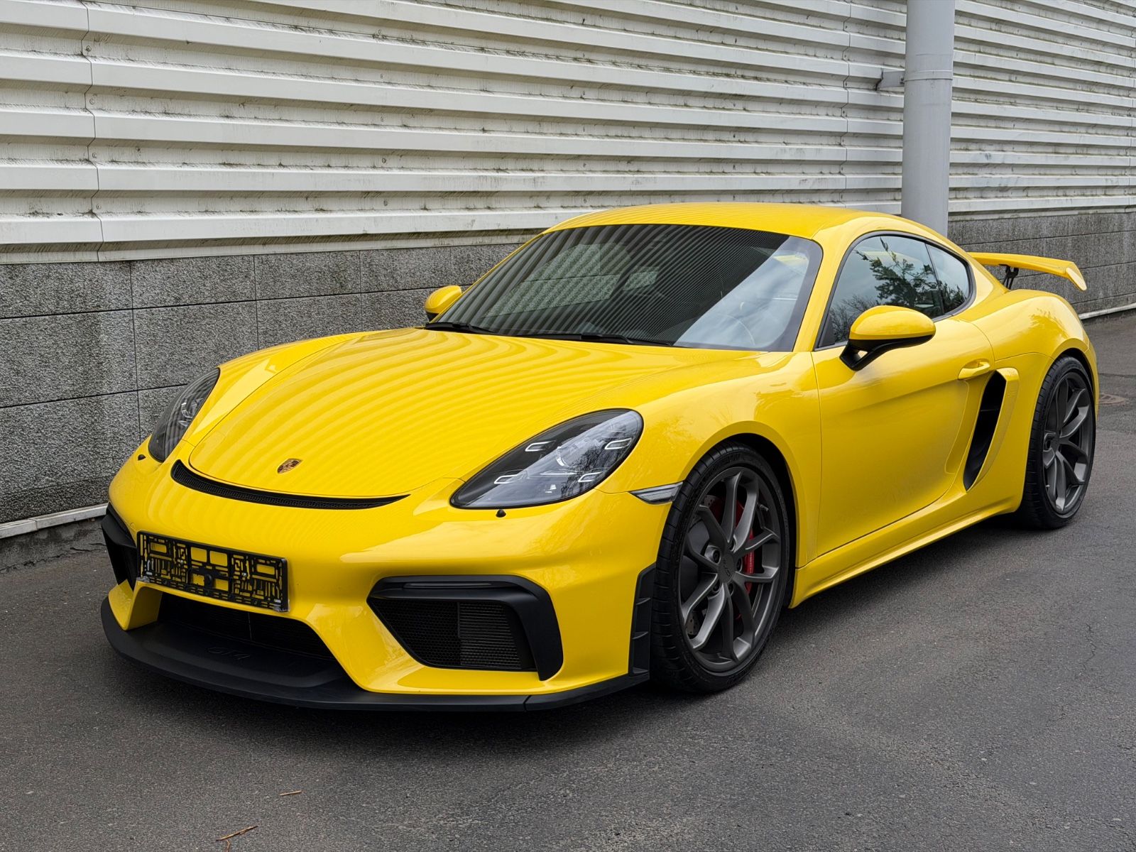 PORSCHE 718 Cayman GT4