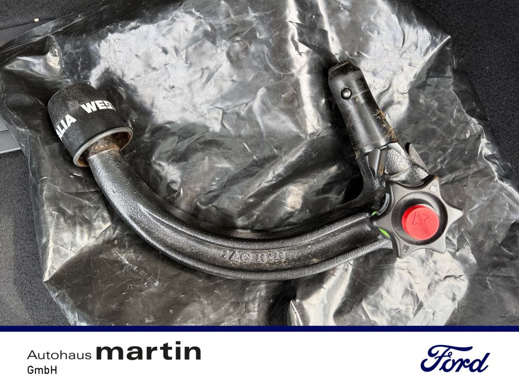 Fahrzeugabbildung Ford Focus 1.5 ST-Line PDC SHZ KAMERA NAVI AHK LED