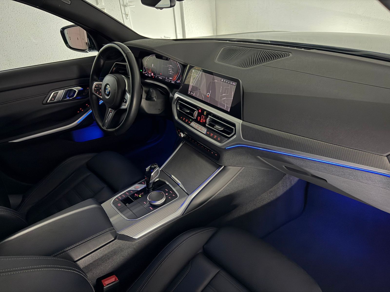 Fahrzeugabbildung BMW 320 d xDrive M SPORT/LED/HuD/H&K/AHK/ACC/VIRCO