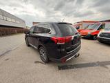 Mitsubishi Outlander  4WD Xenon AHK 7 Sitzer Navi Automatik - Mitsubishi Outlander: 7sitzer
