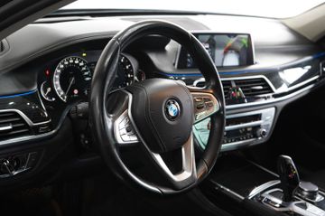 BMW 750 - 9