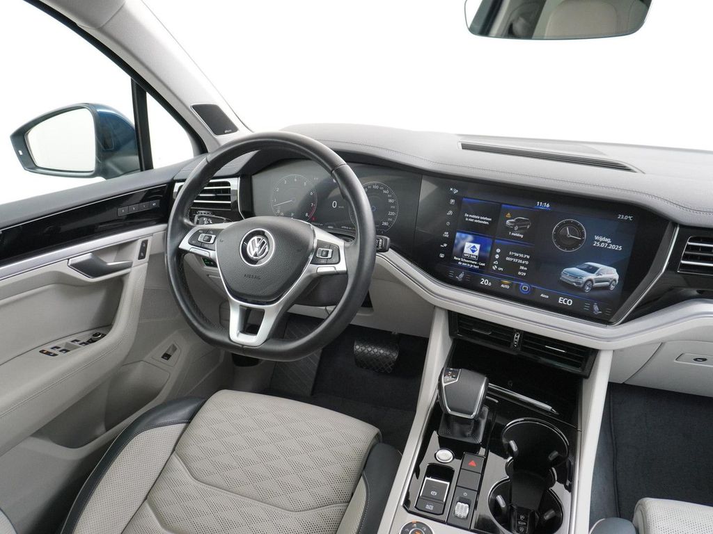 Volkswagen Touareg 3.0 TSI Elegance AHK | Pano |  kamera |