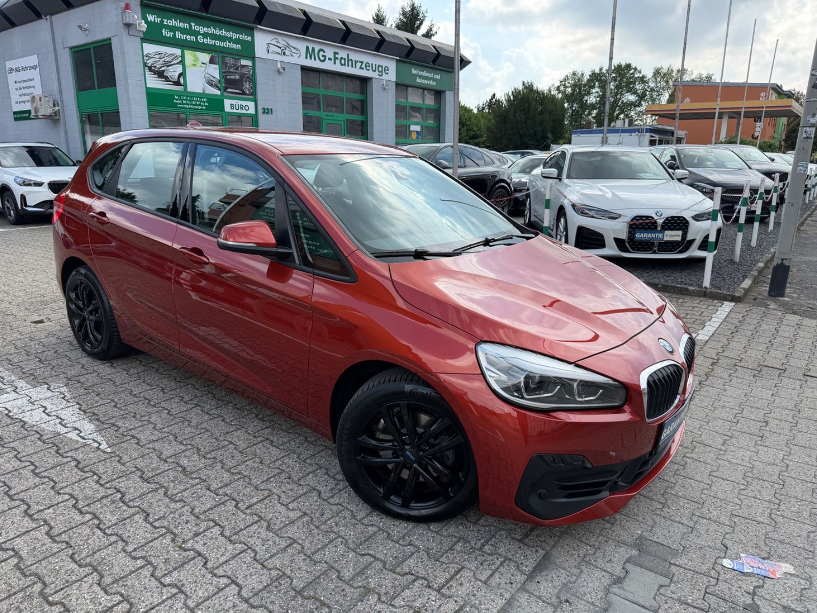 Fahrzeugabbildung BMW 220i Active Tourer NAVI AUTOMATIK LED 2-HAND