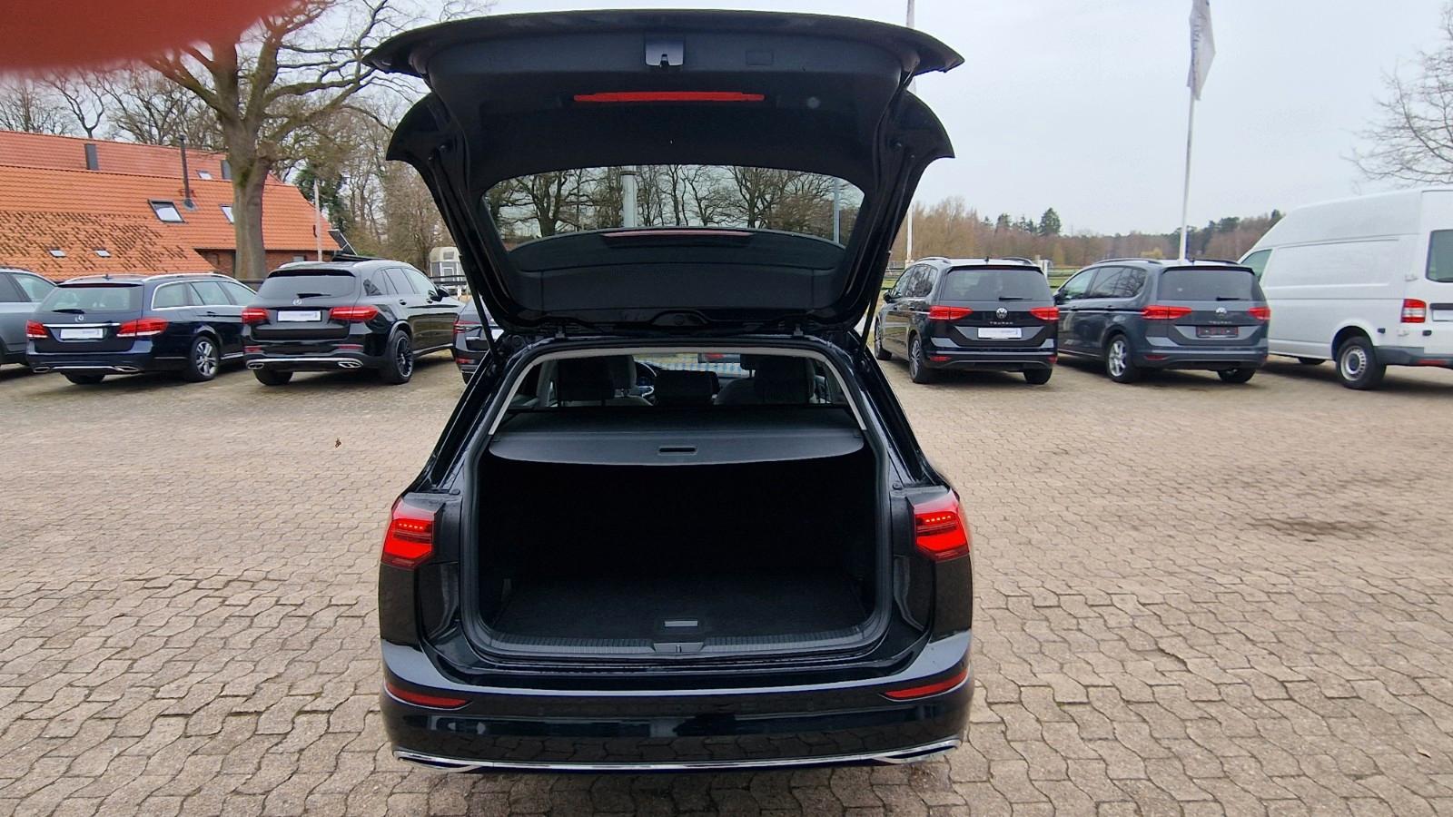 Volkswagen Golf VIII Variant Style, миниатюра 12