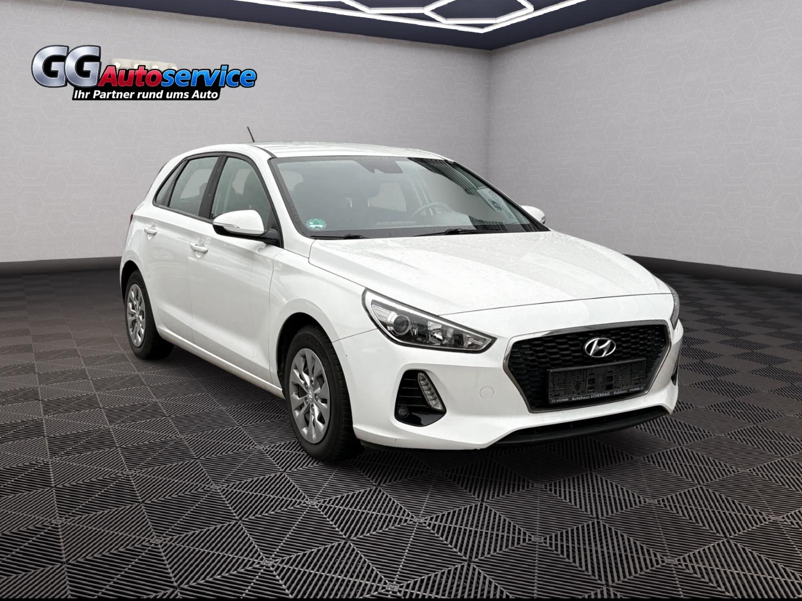 Hyundai i30 Select *1.Hand*Scheckheft*TÜV*