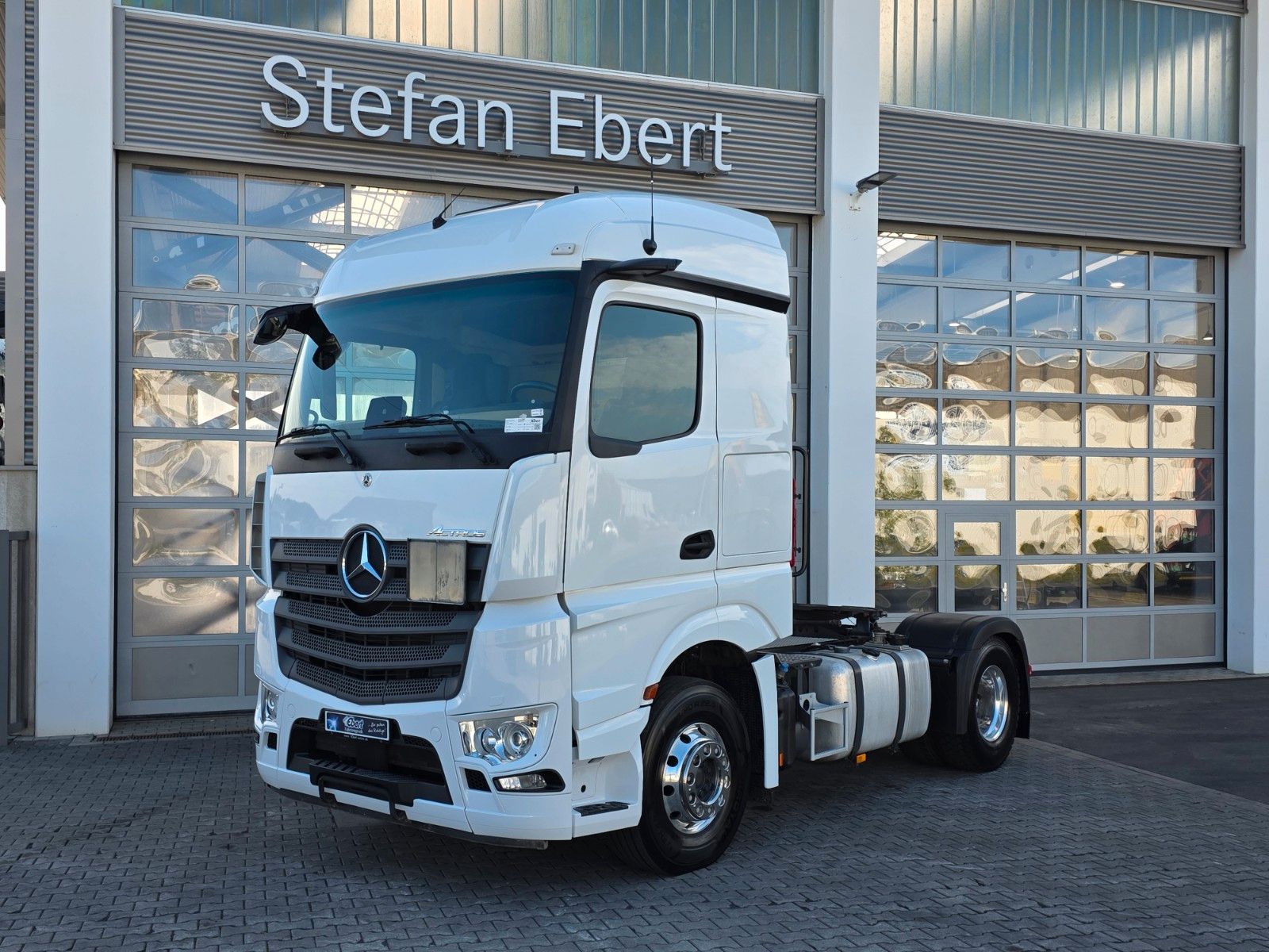 Fahrzeugabbildung Mercedes-Benz Actros 1846 LS Hydraulik, ADR, 2 x Nebenantrieb