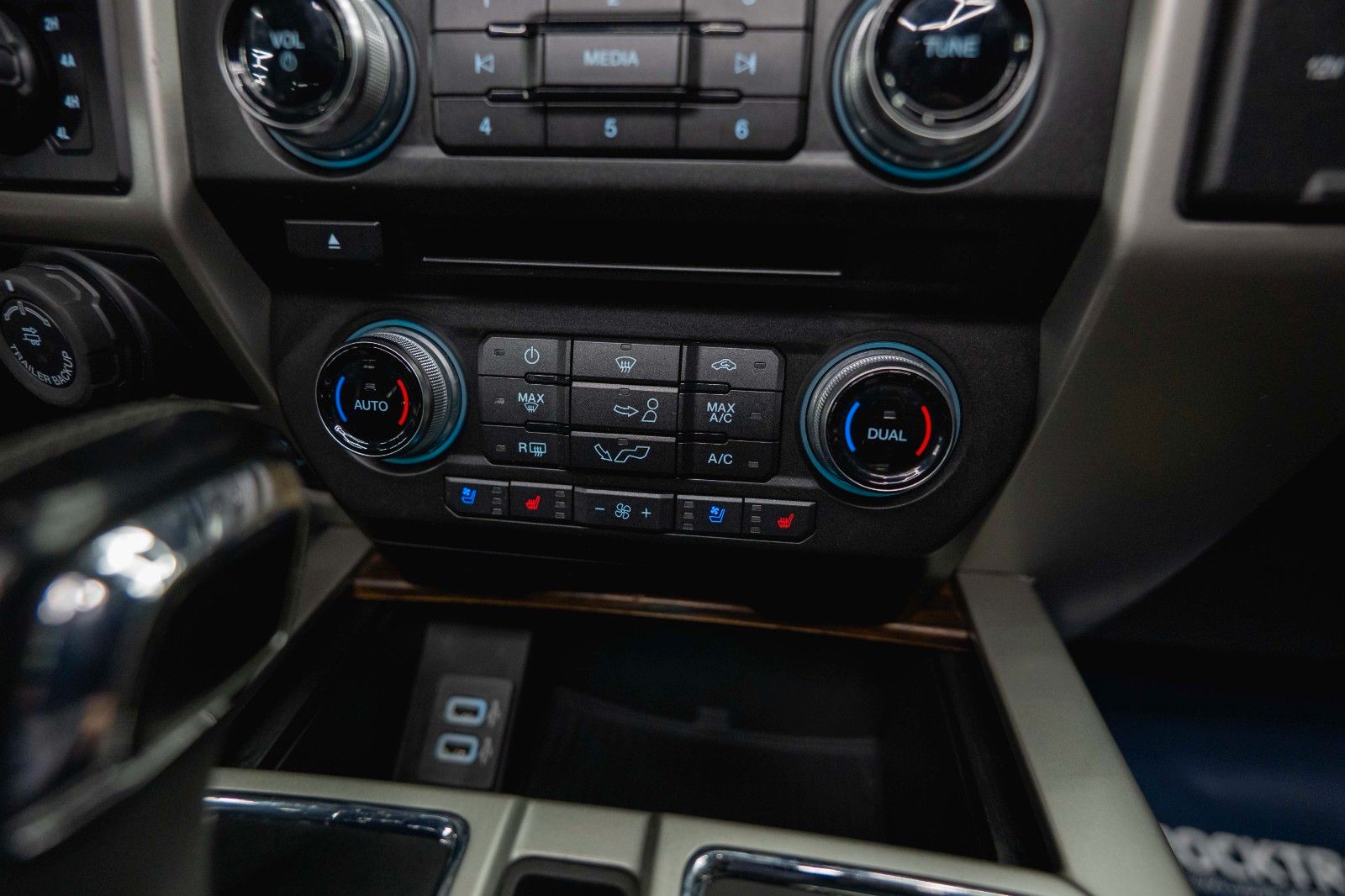 Fahrzeugabbildung Ford F150 3.5L V6 4x4 Offroad RAPTOR LARIAT LaChanti