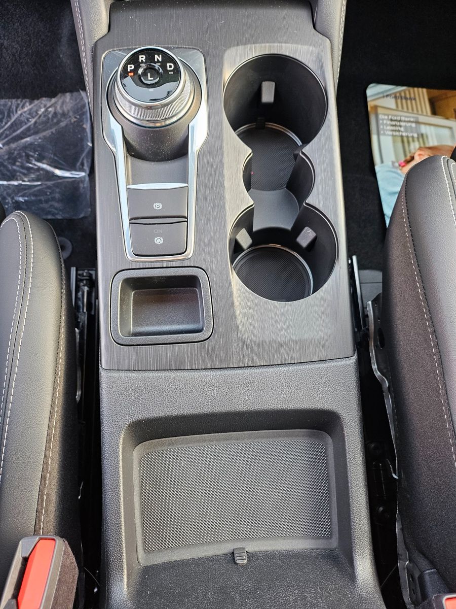 Fahrzeugabbildung Ford Kuga Plug-In Hybrid Sound Edition