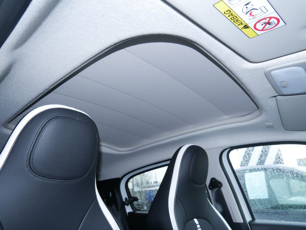 Fahrzeugabbildung Renault Twingo E-Tech elektrisch Urban Night