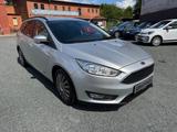 Ford Focus Turnier Business 1.5 l / NAVI / PDC / SHZ