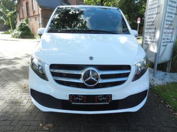 Mercedes V 220 - 6