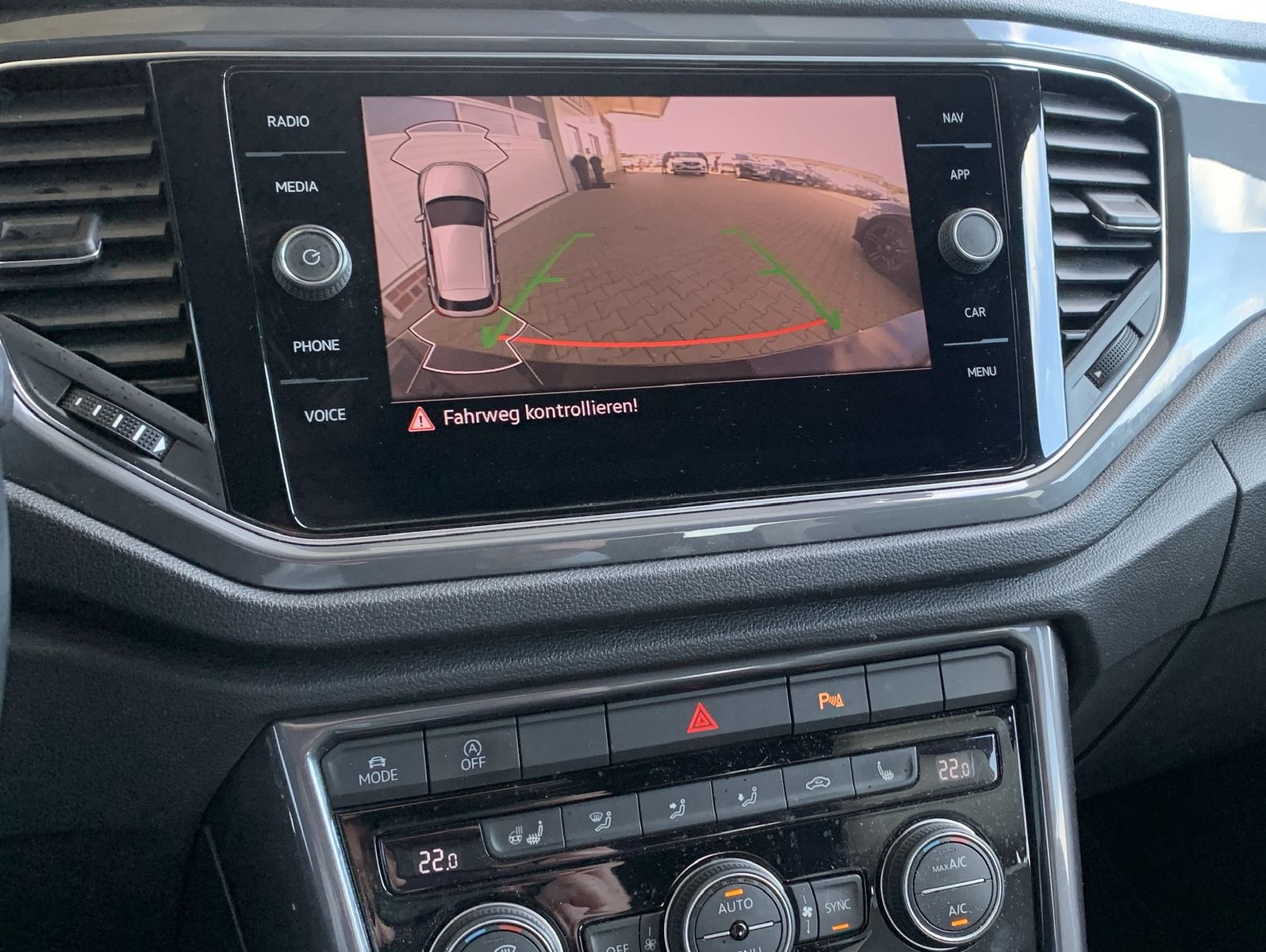 Fahrzeugabbildung Volkswagen T-Roc 1.5 TSI*Sport*LED*ACC*Leder*Cam*Spur*Navi*