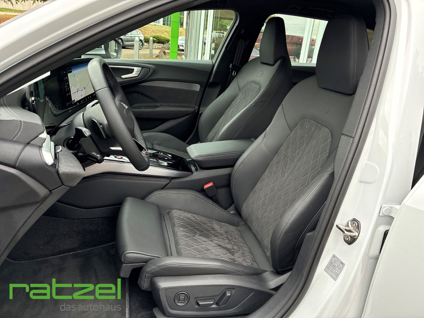 Fahrzeugabbildung Audi S5 quattro Avant S tronic Navi Digitales Cockpit