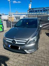 Mercedes-Benz Mercedes b-Klasse B180 benziner Automatik - Mercedes-Benz B 180 Gebrauchtwagen in Aachen