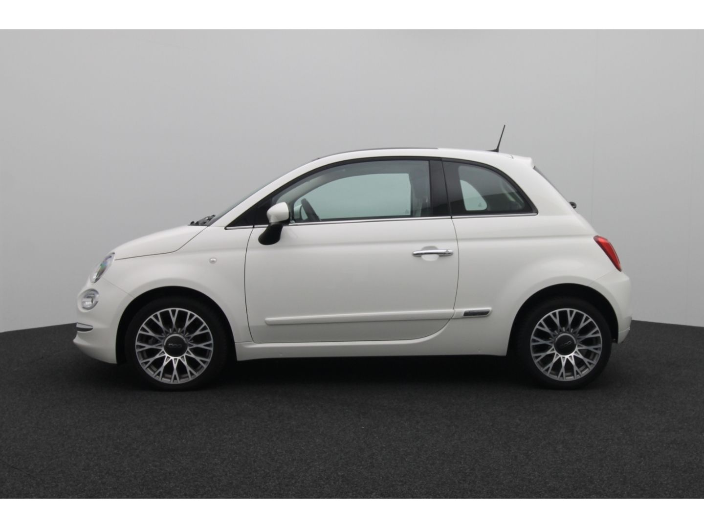Fahrzeugabbildung Fiat 500 1.2 Lounge AppleCP, Einparkhilfe, Klimaautom