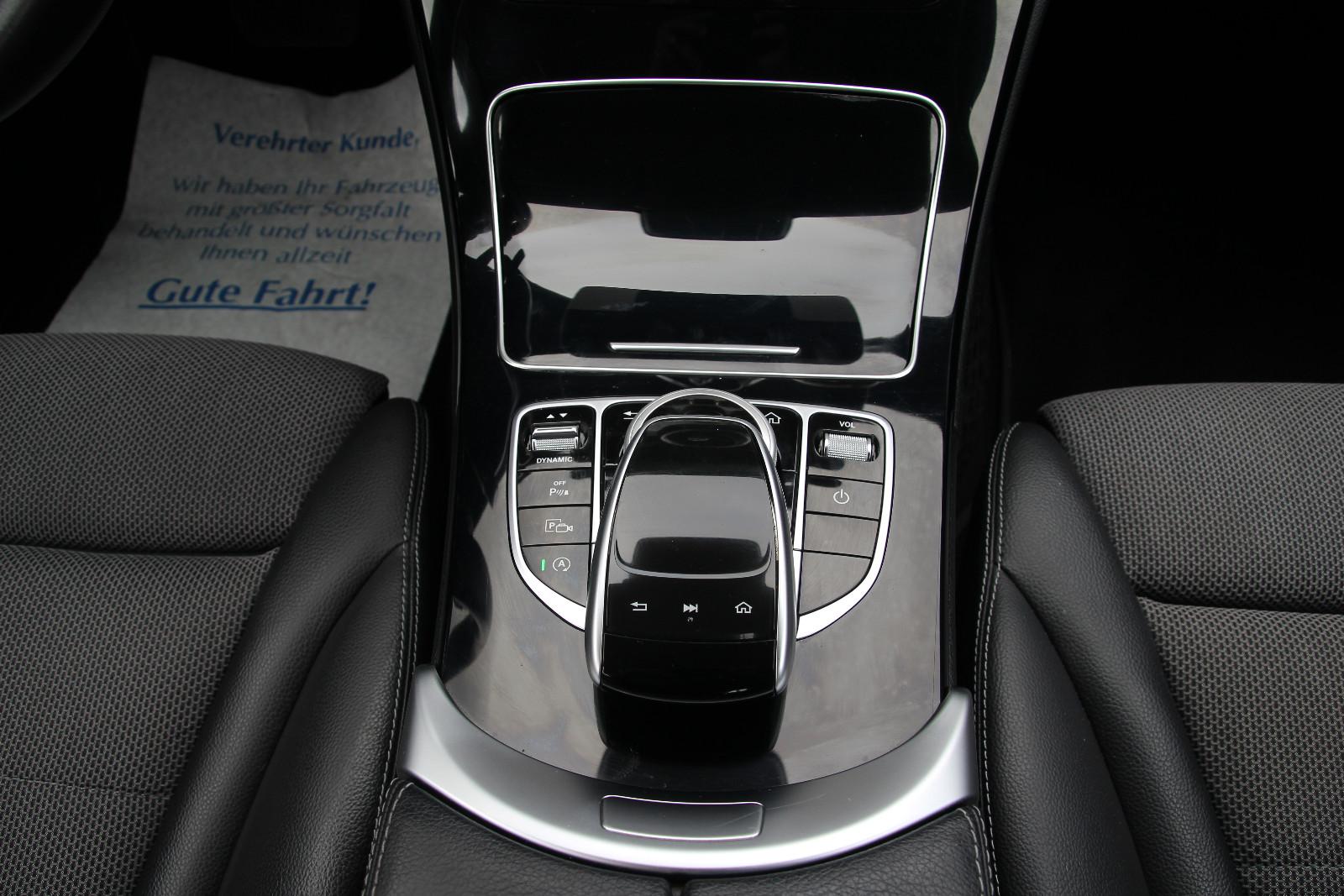 Mercedes-Benz C 180 Lim. Avantgarde LED/T-Leder/Kamera/CarPlay