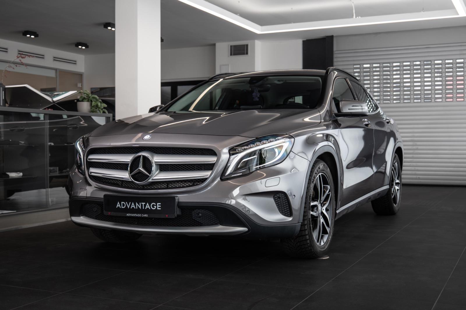 Mercedes-Benz GLA 220 CDI 4Matic/Heated Seats/Parking Camera