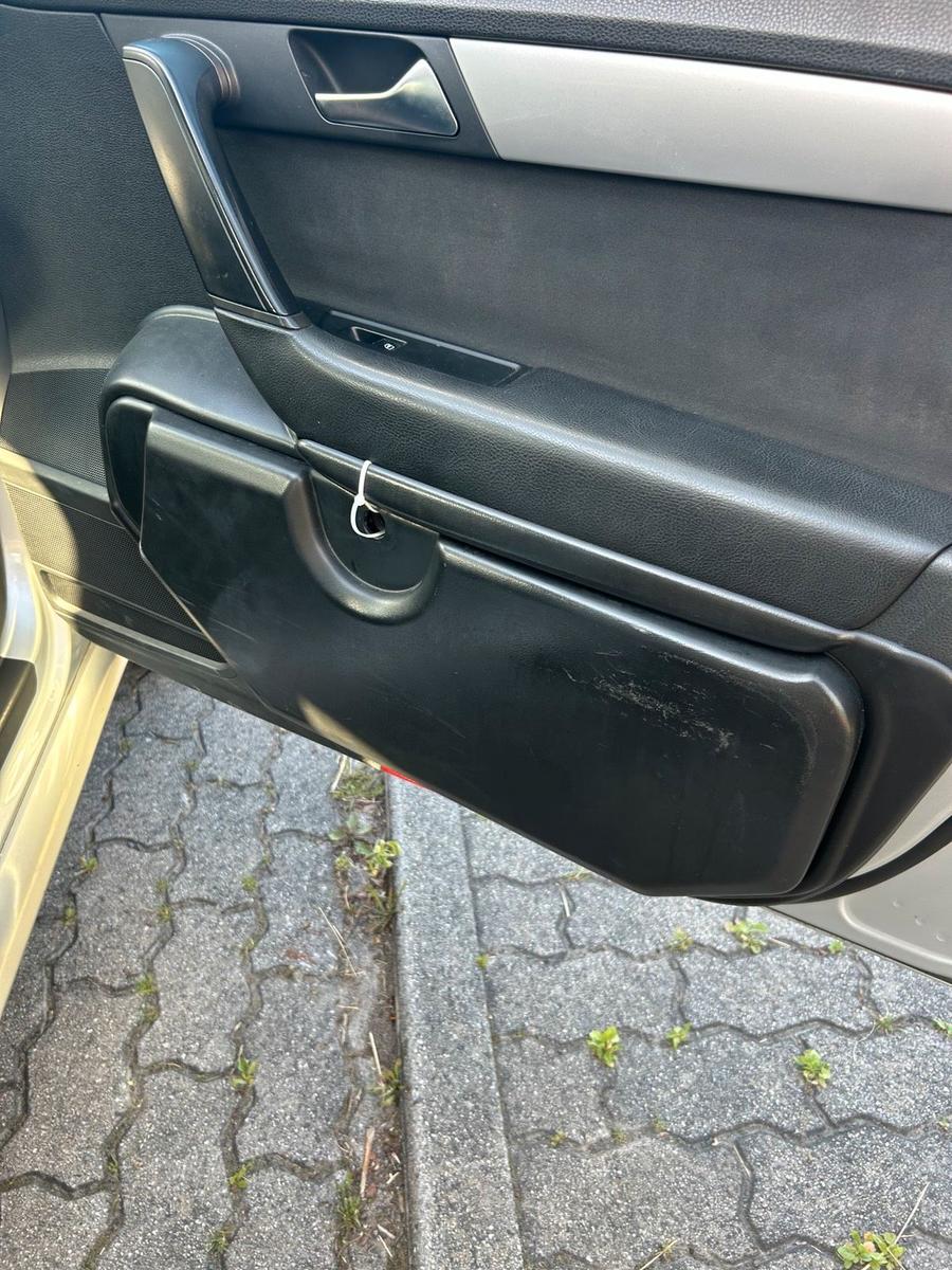 Volkswagen Passat 2011 — photo 12