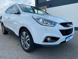 Hyundai ix35 Premium AWD|PANO|NAVI|R-KAM - Hyundai ix35: Premium