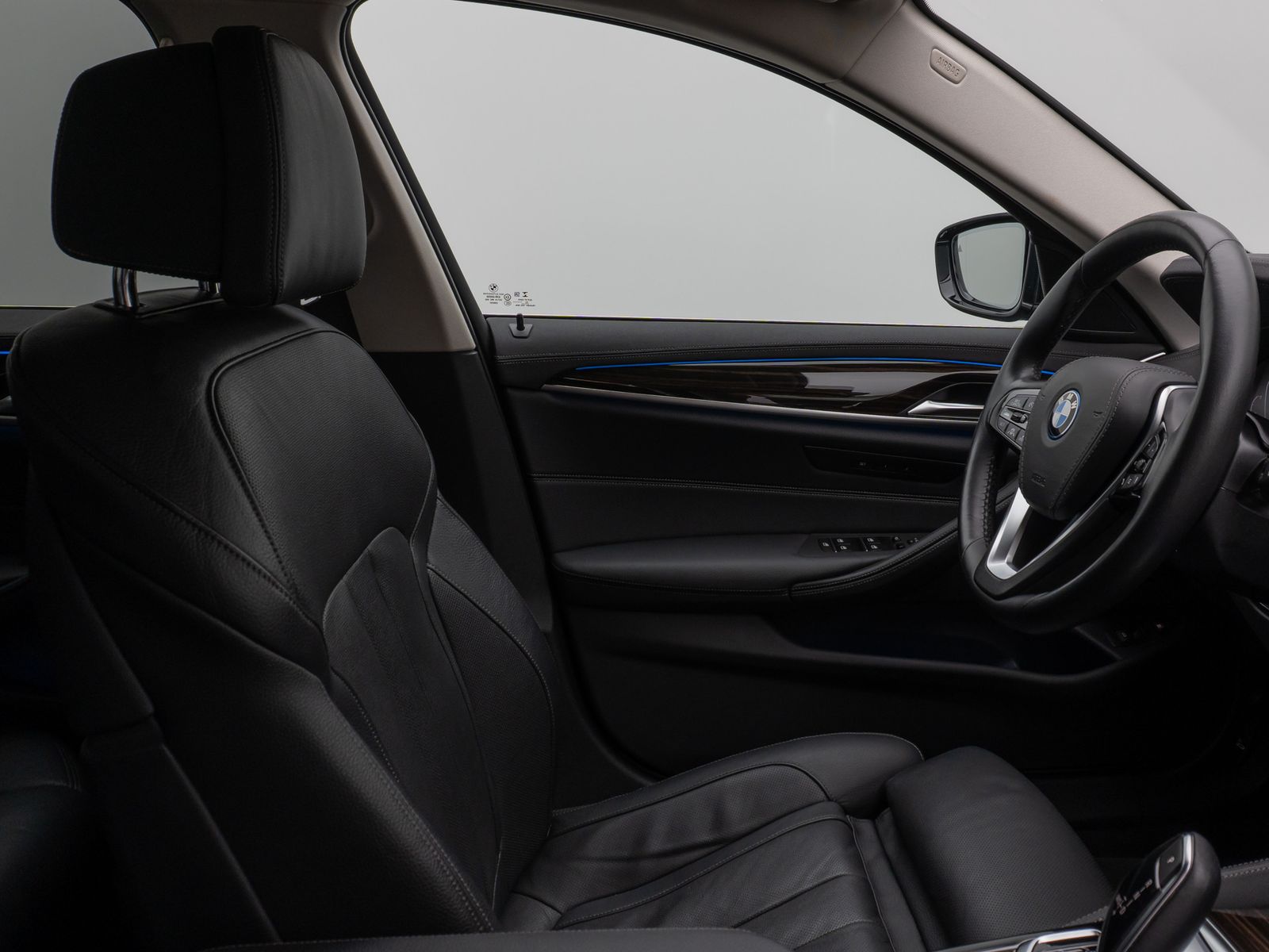 Fahrzeugabbildung BMW 530e xD Luxury Line DAB Komfort HUD Laser HiFi