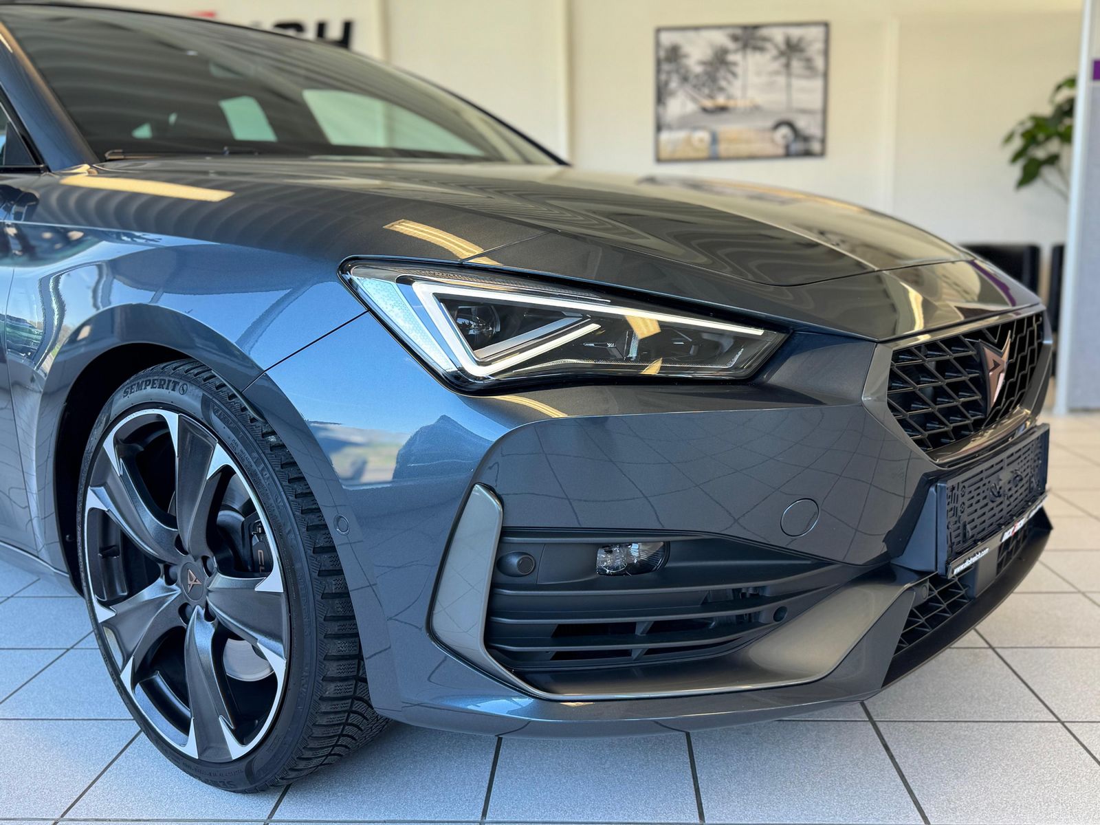 Fahrzeugabbildung CUPRA Leon VZ 2.0 TSI Pano Assist-XL Matrix Full-Link