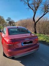 Audi A4 40 TFSI S tronic -2.0 - Audi A4 mit Benzin-Antrieb: Limousine, 2.4