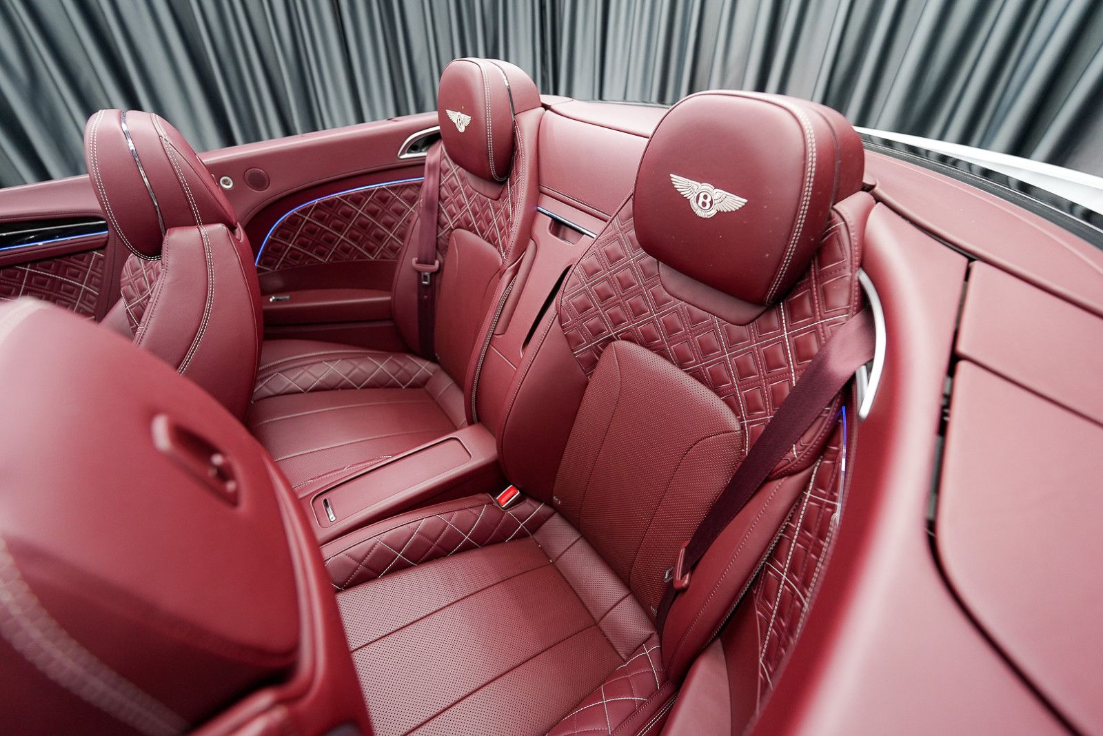 Fahrzeugabbildung Bentley Continental GTC 100years FirstEdition W12 CARBON