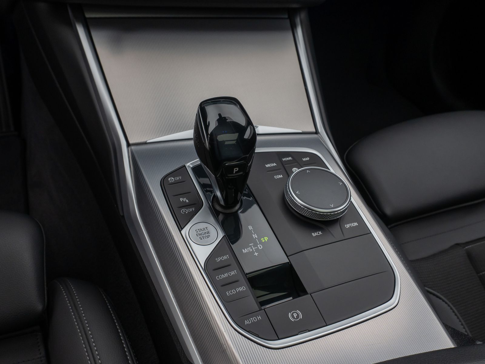 Fahrzeugabbildung BMW 320d  xD Sport Line Panorama Kamera HiFi Komfort