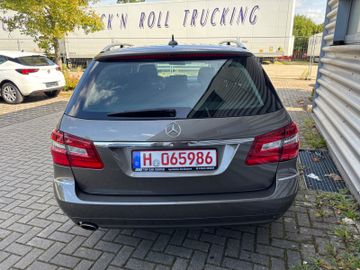 Mercedes E 200 - 5