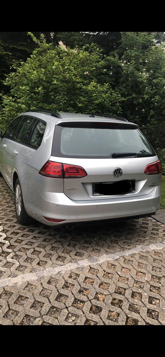 Volkswagen Golf 2013 — вигляд ззаду