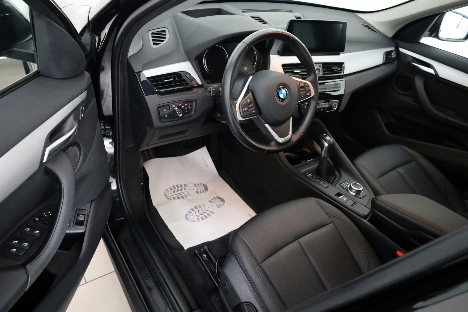 Fahrzeugabbildung BMW X1 xDrive 25e Advantage,Leder,Navi,HUD,Kamera,SH