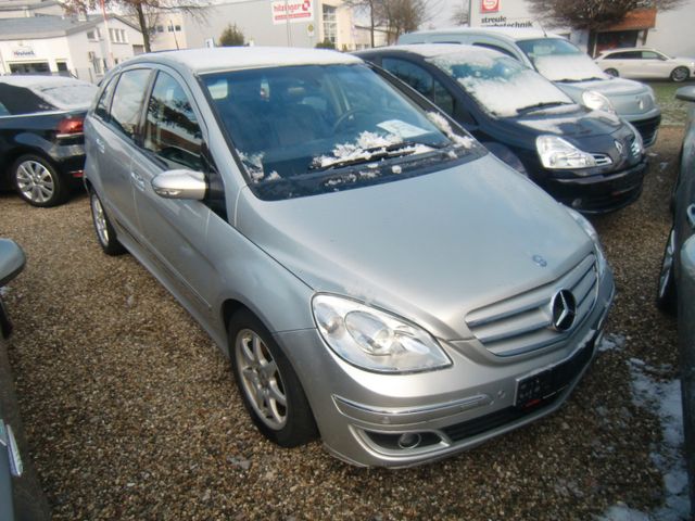 Mercedes-Benz B 200 B -Klasse/Automatik/PDC vo+hi/AHK/8-f. ber