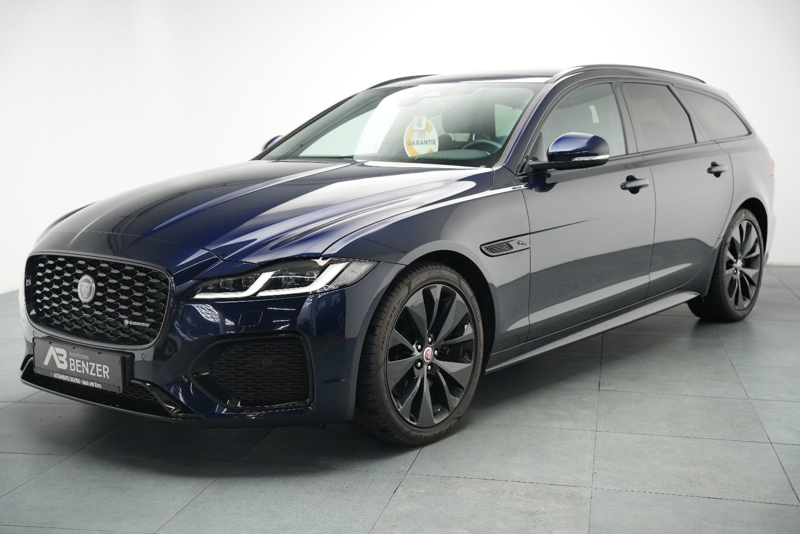 Fahrzeugabbildung Jaguar XF Sportbrake R-Dynamic SE AWD/PANO/KAM/MERIDIAN
