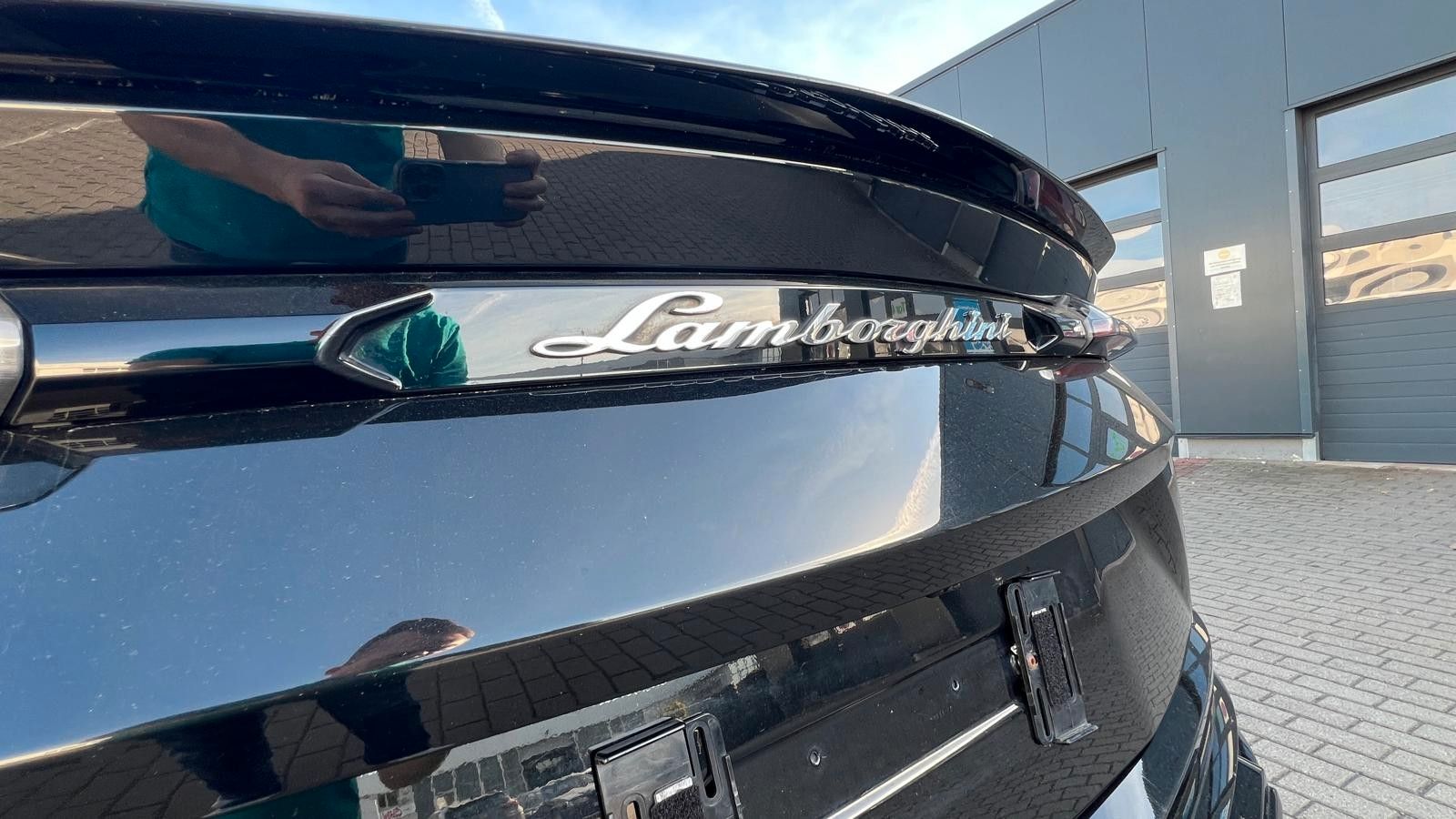 Fahrzeugabbildung Lamborghini Urus LP650 *PANO*Carbon*HeUp*22**Mietkauf*